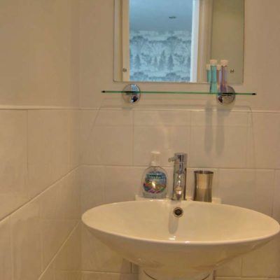 Aquarium Guest House Bathroom