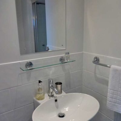 Aquarium Guest House Bathroom