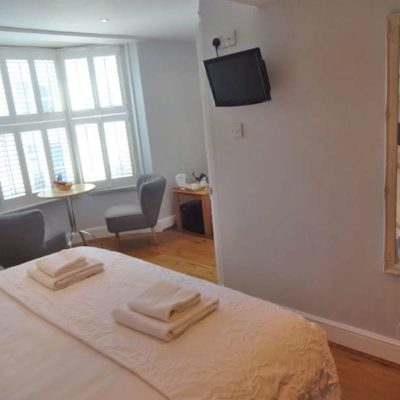 Aquarium Guest House Double Bedroom