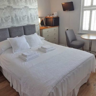 Aquarium Guest House Double Bedroom